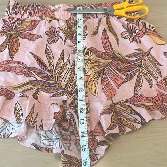 Wild fable palm tree 🌴 print shorts - Picture 3 of 4